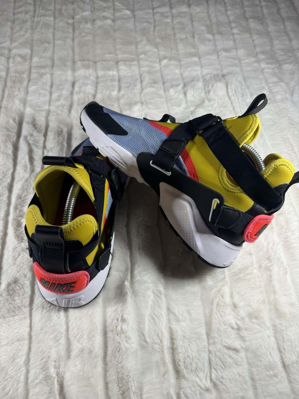 Nike Air Huarache City Men's Shoes Size 10 US Blue Yellow Red Black